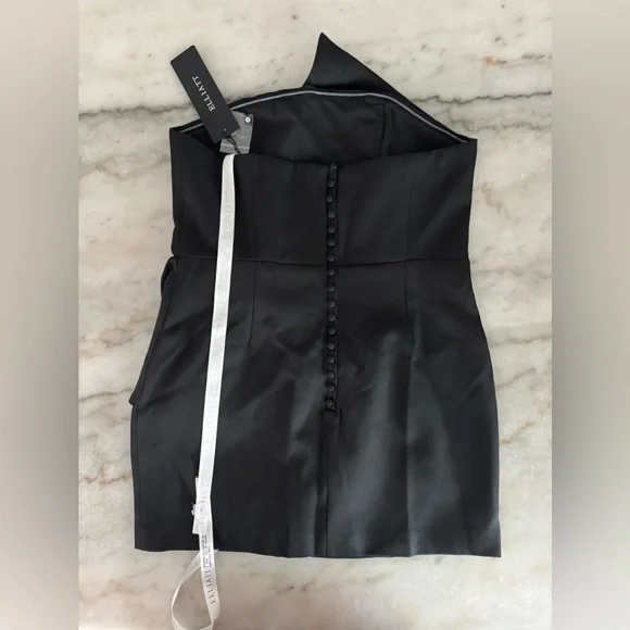 Elliatt Black Strapless Asymmetrical Sheath Dress - Picture 6 of 9